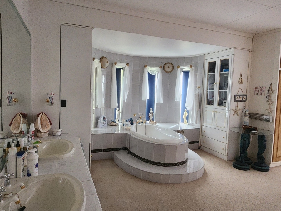 4 Bedroom Property for Sale in Keidebees Northern Cape